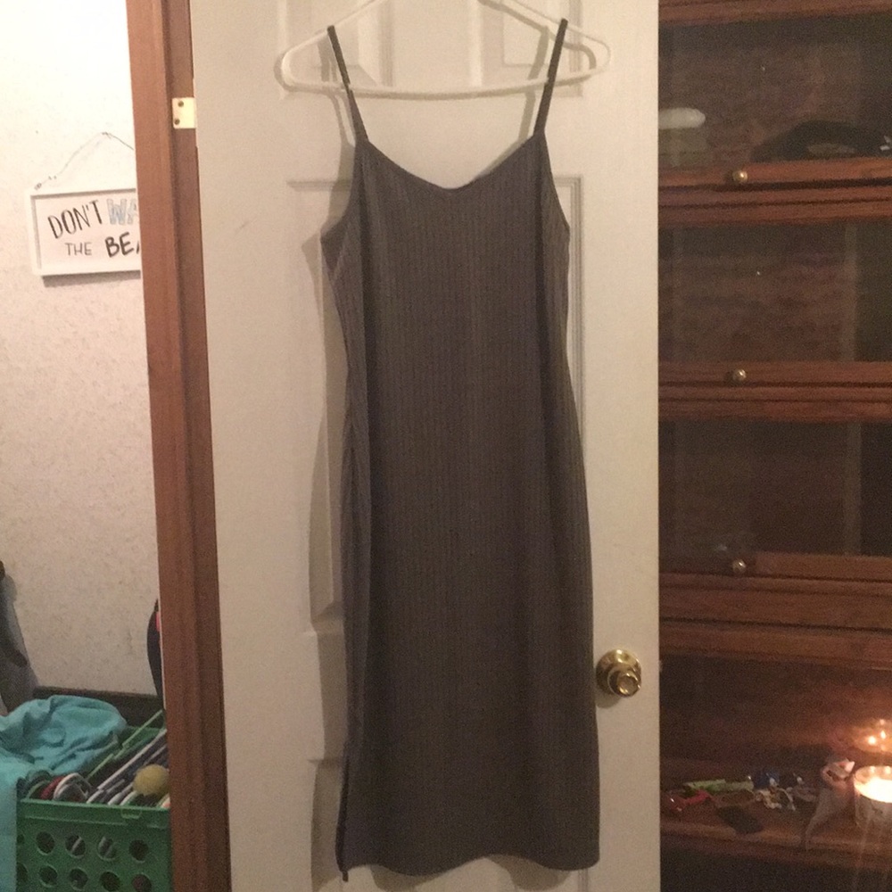 Green spaghetti strap dress 👗